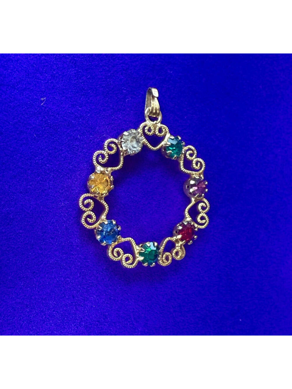 Vintage Gold Tone Heart Circle Pendant Multi Color Rhinestone Wreath - Picture 3 of 6